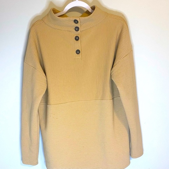Beige Wonderly Ribbed Long Sleeve Top w/ button details on the back Size XL - Picture 2 of 5